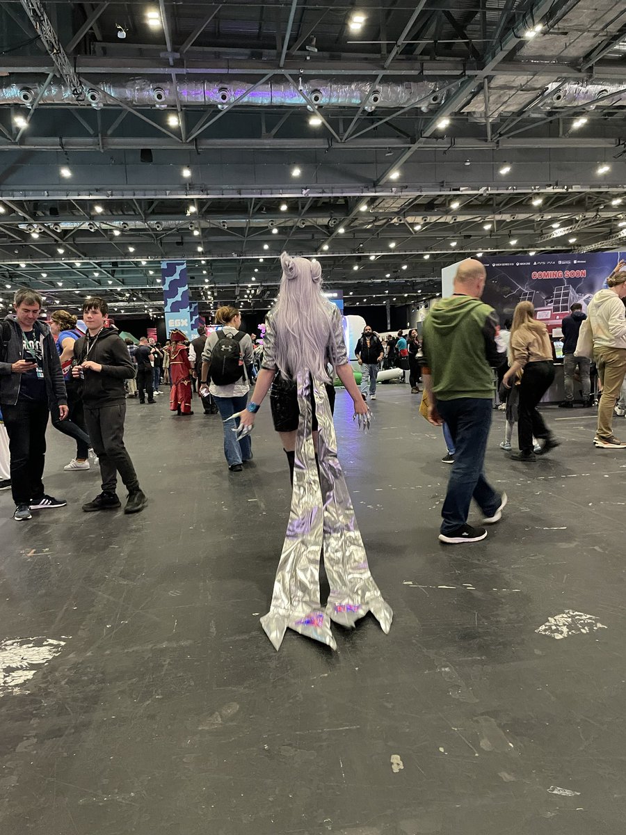 rogueknightzero's tweet photo. At #egx2023 with this VILLAIN. @MrzRogue’s first cosplay and she has nailed it!

#KDA #LeagueOfLegends https://t.co/0Xk8YPhP2h