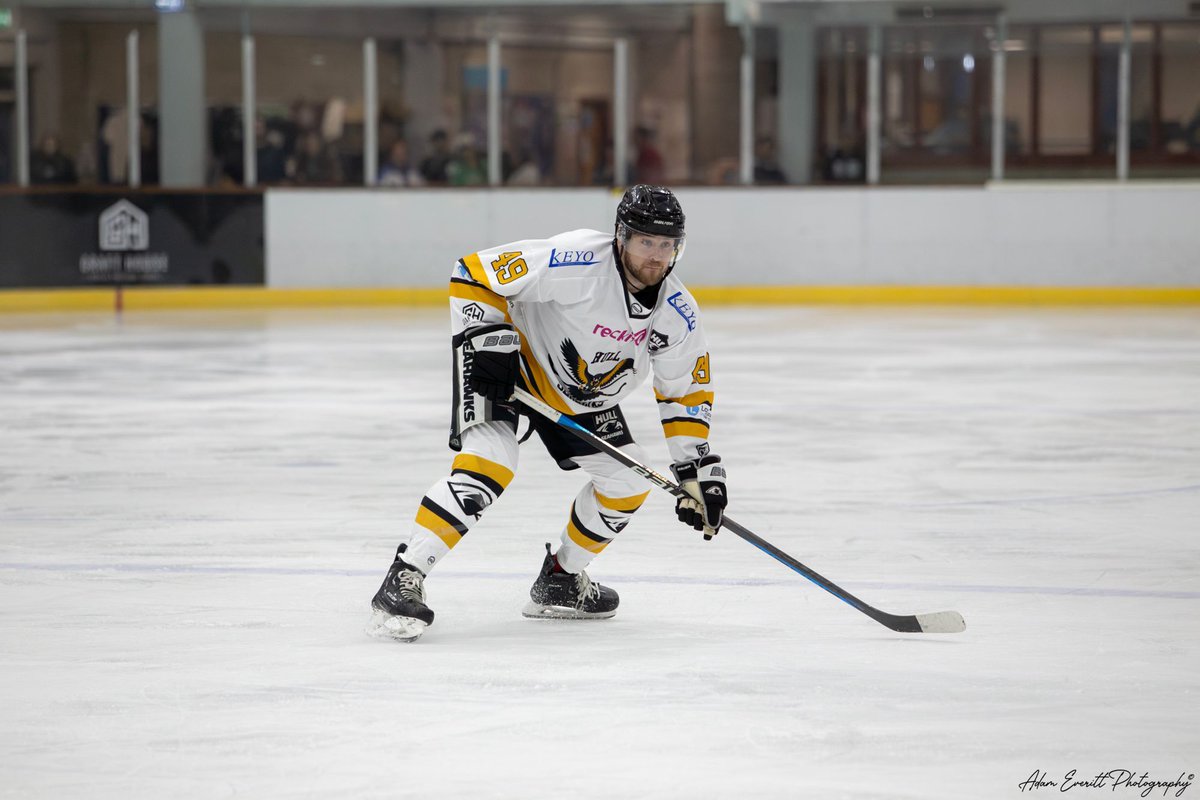 𝗧𝗢𝗡𝗜𝗚𝗛𝗧 𝗔𝗧 𝗧𝗛𝗘 𝗔𝗥𝗘𝗡𝗔 🦅

Shirt off the back 👕 : #49 Liam Danskin 
Stick Raffle 🏒 : #74 Lee Bonner 
50/50 and Chuck a puck too! 
Visit the online shop or merchandise stall to order your 23/24 Remembrance Jersey! 

🎟️ buff.ly/3ZiC4eG or buy on arrival!