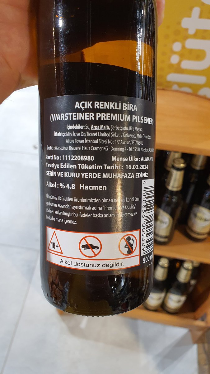 Yeni ithal bira olarak Warsteiner piyasaya girmiş. Her yeni pale lager girdiğinde eleştirmek adettendir, bu sefer de eleştireceğim ama fiyatı hafifletici sebep olabilir. Yerli biraya yakın olmasa da başka ithallerden ucuz olmuş.

Denerseniz haber verin. Afiyet olsun!