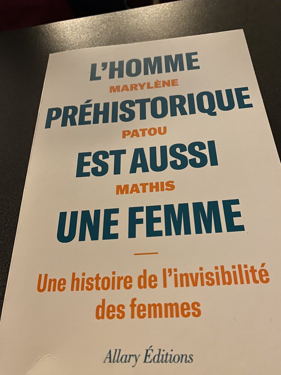 MCLemardeley's tweet photo. Pour la Fête de la science je retourne en amphi à #Cesure avec François Deroo @debrouillotwit pour la conférence de Marylène Patou Mathis, chercheuse célèbre pour sa réinvention de la préhistoire : L'homme préhistorique est aussi une femme 👩🎓🦉 https://t.co/KPGyK8Vp88