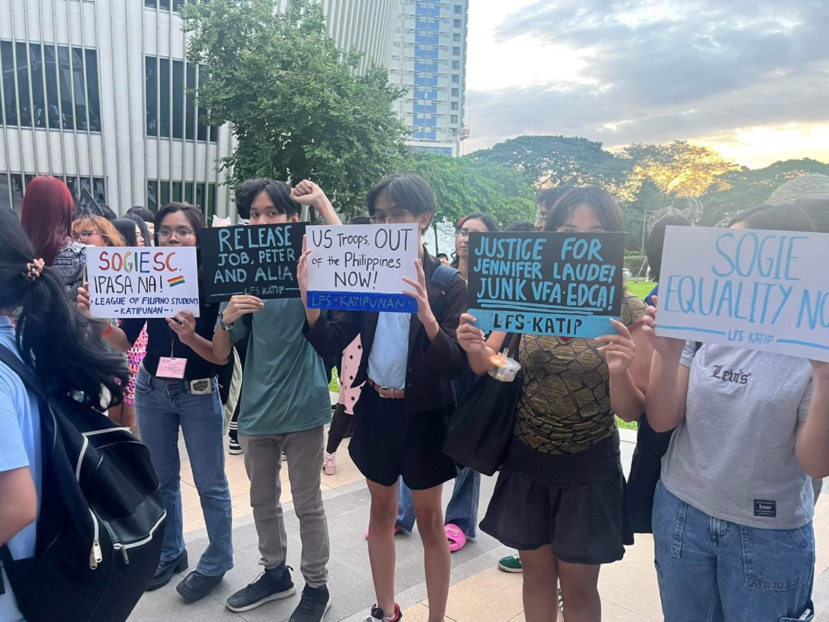 LFSKatip's tweet photo. IN PHOTOS: The League of Filipino Students - Katipunan marched alongside the Ateneo community in celebration of One Big Pride–bringing along calls for junking VFA-EDCA and bringing justice to the brutal murder of Jennifer Laude at the hands of US marine Joseph Scott-Pemberton. https://t.co/RyIyRHQWQg