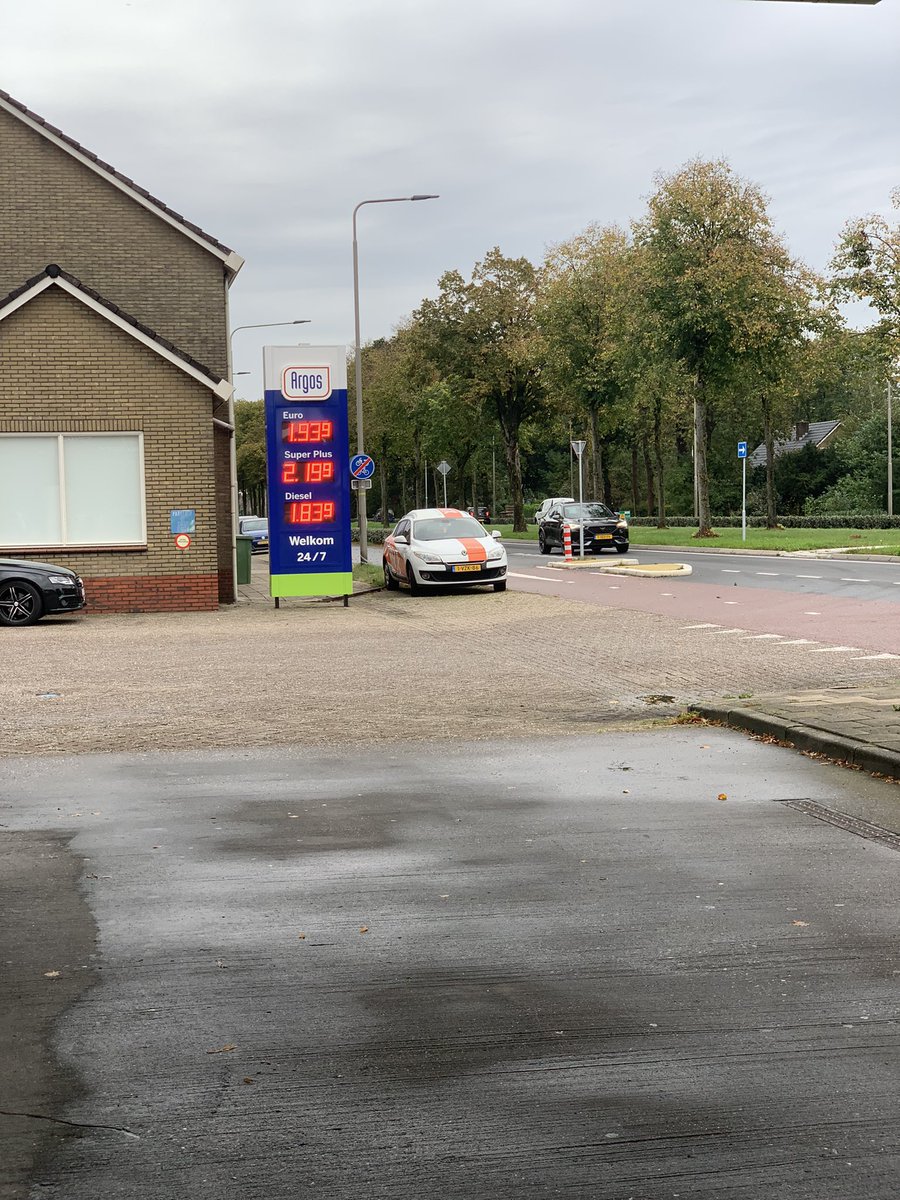 looijens tweet media