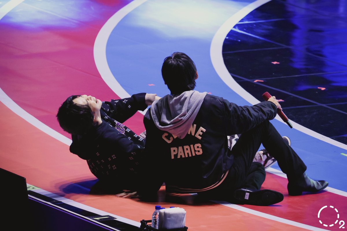 _oxygenO2's tweet image. 231014 지민&amp;amp;태형 뷔크닉

(՞⸝⸝o̴̶̷̥᷅  ̫ o̴̶̷᷄⸝⸝՞)♡♡♡

#뷔크닉
#TaehyungFanMeeting
#태형 #뷔 #V #지민 #JIMIN 
#BTS  #방탄소년단
@BTS_twt