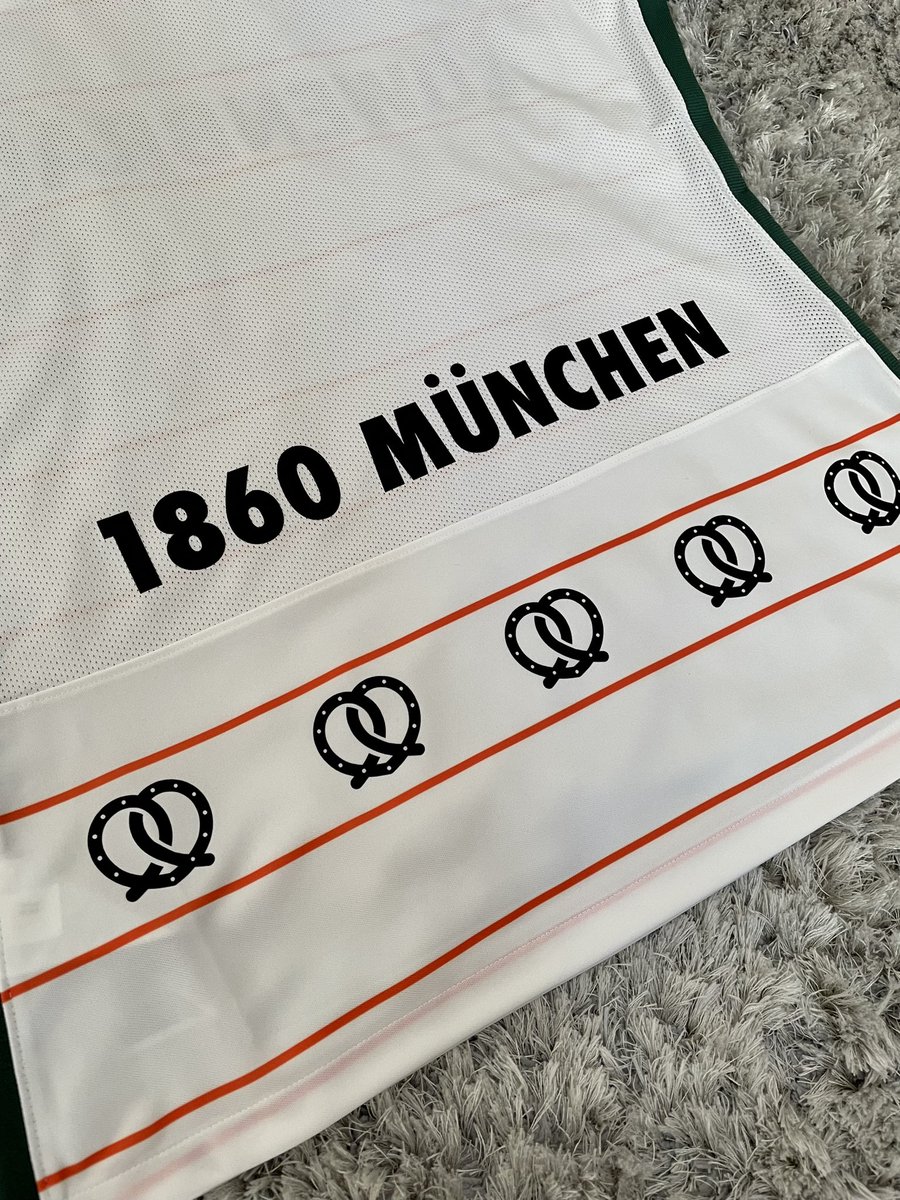 CitraPrint's tweet photo. Disappointed with 1860’s Oktoberfest shirt this year so had a go at making my own. Pleased with how it came out, using a standard template shirt that cost me £10! #1860Munchen #Munchen #Oktoberfest #FootballShirt #Trikot #1860 #DieLowen https://t.co/Tf7TPGkcJv