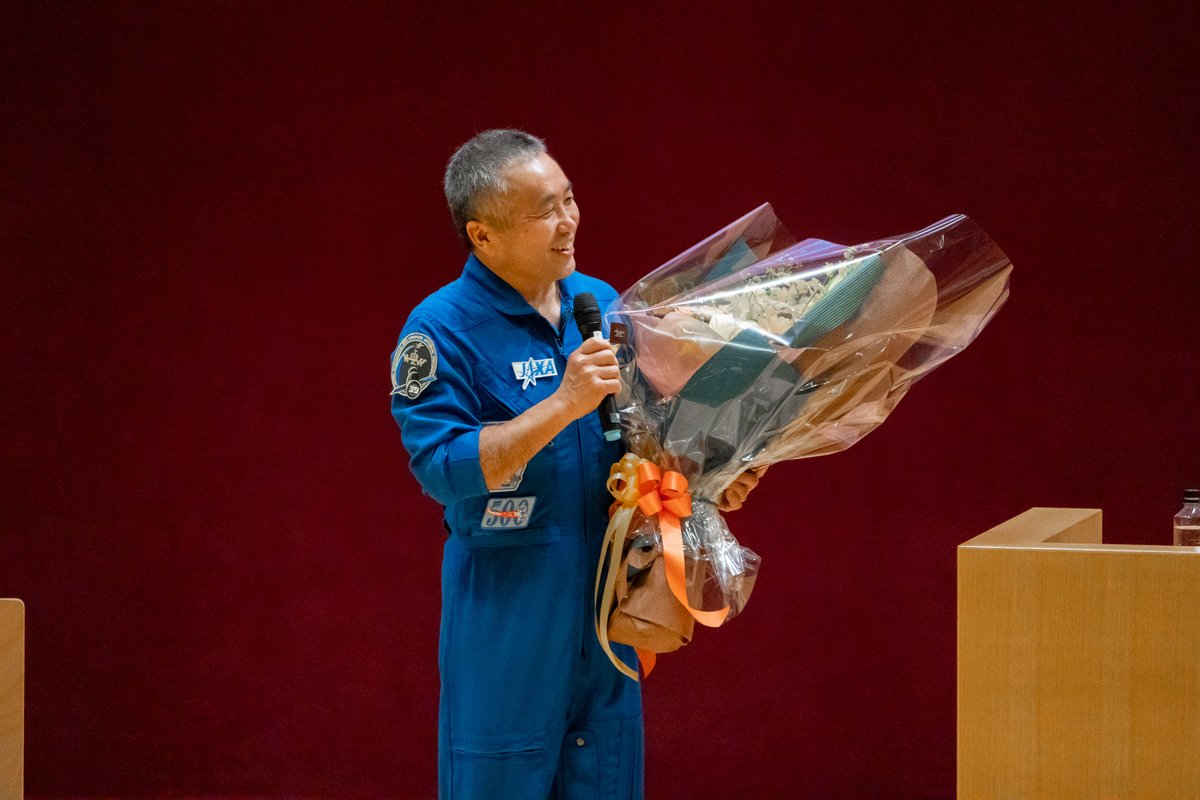 本日, #九州大学 卒業生の #JAXA 若田光一宇宙飛行士による帰還報告会を開催しました。国際宇宙ステーション長期滞在中に取り組まれた実験や宇宙での生活についてお話し頂き,質疑応答では学生に熱いエールも頂きました。
若田さん、ミッション成功おめでとうございます! 本日はありがとうございました!