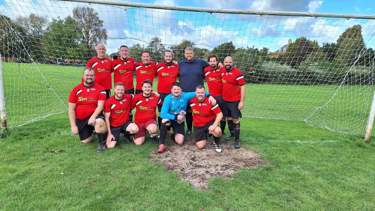 12 out of 16 turning up, one leaving at half time because he was on call, 7 injuries, 1 borrower player and a hole in the pitch filled with bibs! <a href="/IFALatest/">IFA Supporters Football League</a>  is been a blast! Thanks to <a href="/ShoemakersNTFC/">Claret Shoemakers FC</a> as always for the game. #SigningOut #LastGame