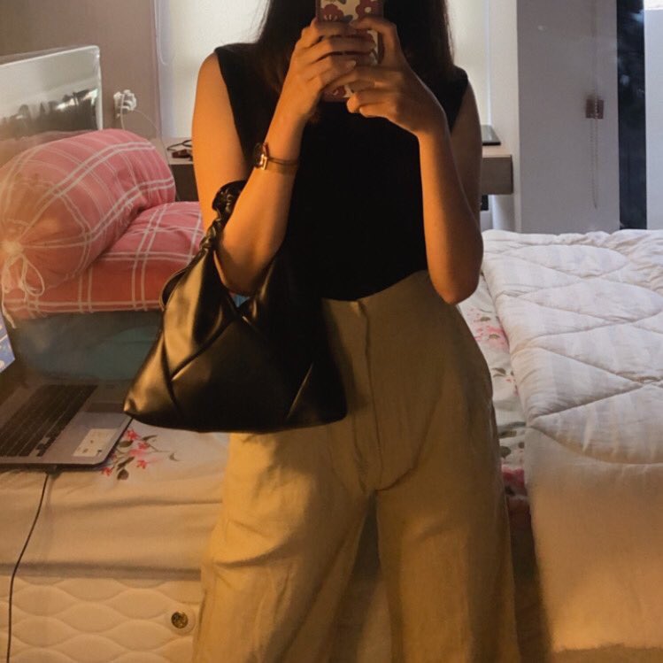 borninspac3's tweet photo. @ohmybeautybank Ni pnya aku koleksinya koozee, ada tali strapnya adjustable dan bisa di lepas pasang juga jdi bisa buat acara formal dan nonformal https://t.co/UmUgIfo63J