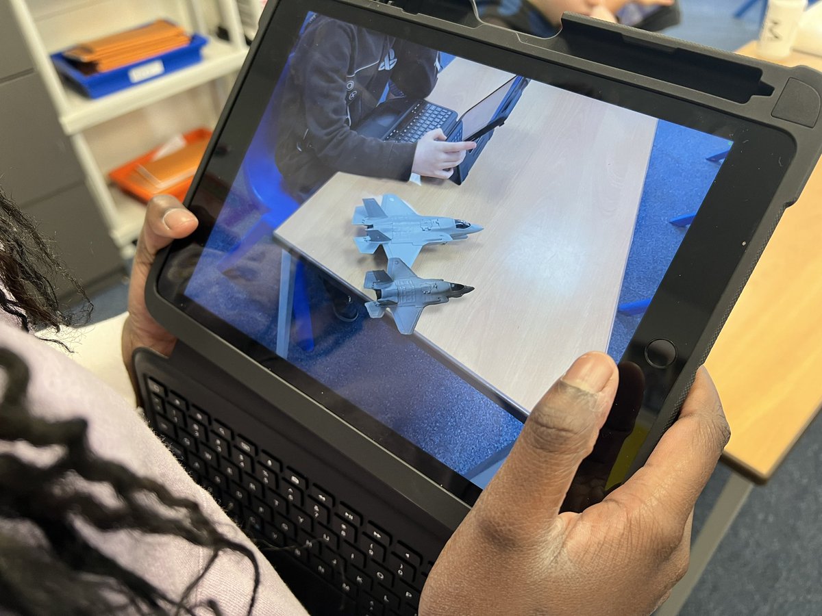 School_LN's tweet image. Pupils loved using the AR code app in today’s Everyone Can Create AR Saturday Enrichment session. Can you tell which is the original? @PaulHamilton8 #EveryoneCanCreate #AppleEdu #AppleTeacher