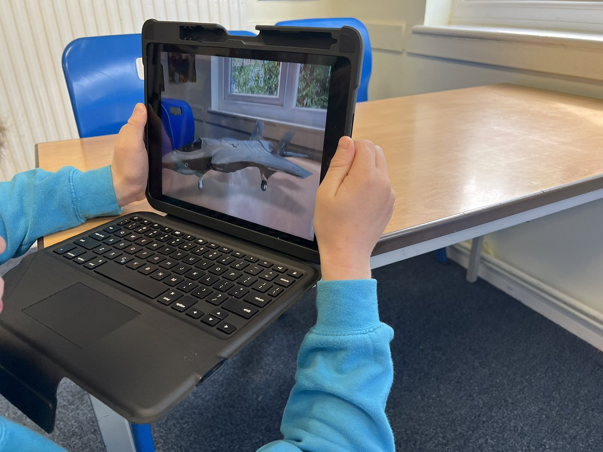 School_LN's tweet image. Pupils loved using the AR code app in today’s Everyone Can Create AR Saturday Enrichment session. Can you tell which is the original? @PaulHamilton8 #EveryoneCanCreate #AppleEdu #AppleTeacher