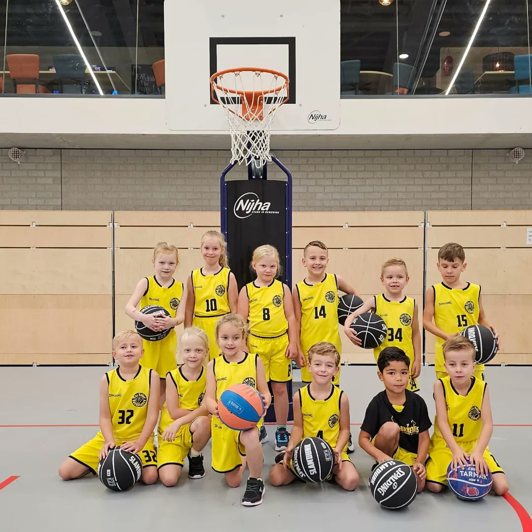 Maar liefst drie U8 teams speelden vandaag hun eerste toernooi in Tubbergen! #valleybuck #peanuts #toppers