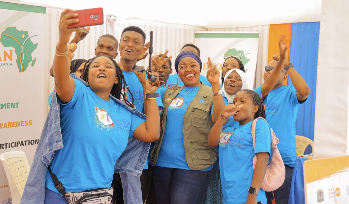 UNFPATanzania's tweet photo. Happy Nyerere Day !

“The new UN Strategy on Youth represents the unwavering commitment of the #UN to prioritize young people, &amp; our collective commitment as a UN family to step up our work for &amp; with young people,under the leadership of the Secretary General”. 
@MarkB_Schreiner https://t.co/RtCLeVKXav