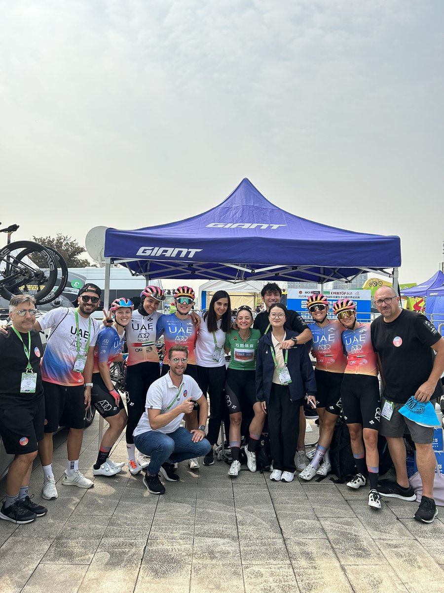 What a Team victory <a href="/UAETeamADQ/">UAETeam_ADQ</a> well done regazze 👏 #TourOfChongmingIsland