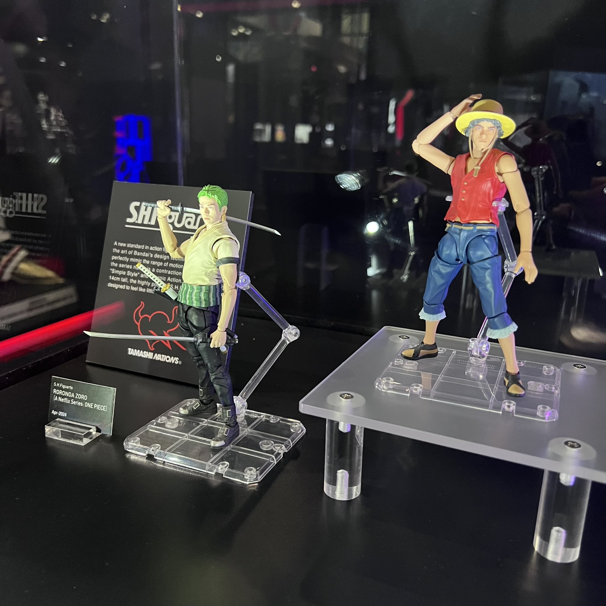 Bandai Tamashii Nations S.H.Figuarts Roronoa Zoro (A Netflix Series: ONE  PIECE), A Netflix Series: ONE PIECE