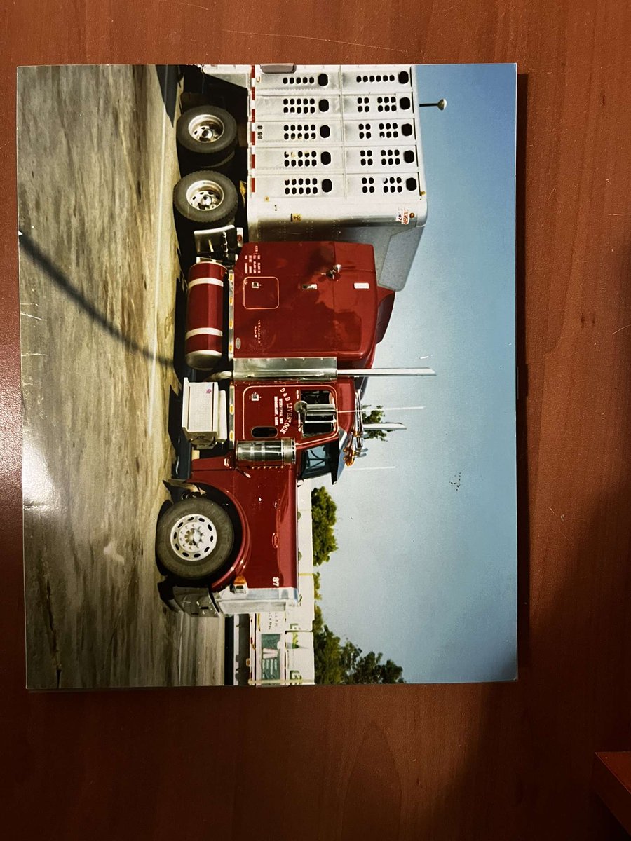 Here's a couple pictures of my 98 peterbilt with a 98 Wilson liner.