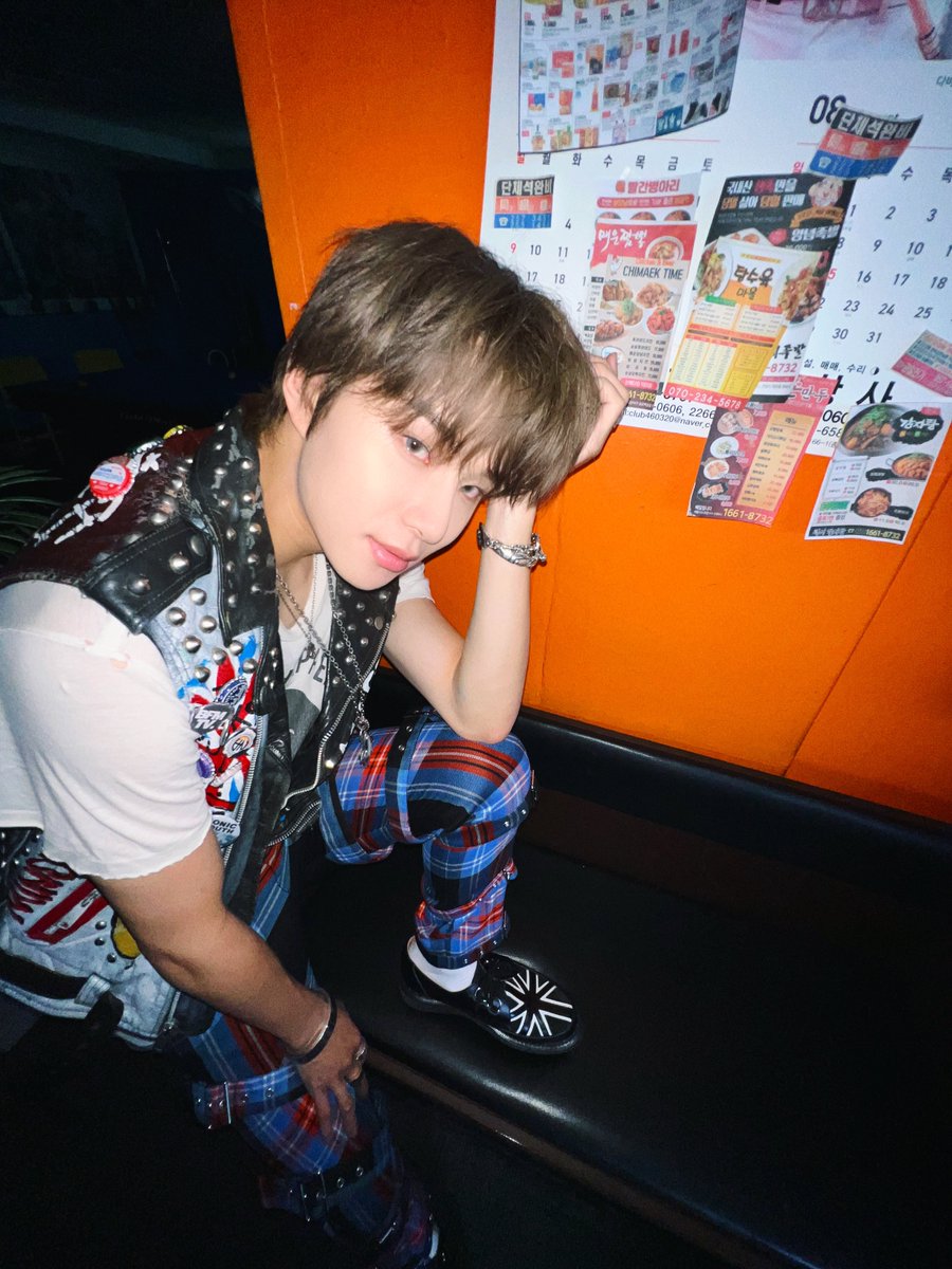 NCTsmtown_127's tweet photo. 🐶🧡🤳

#JUNGWOO 
#NCT127 #FactCheck #不可思議
#NCT127_FactCheck
#NCT127_FactCheck_불가사의
#FactCheck_불가사의_不可思議 https://t.co/psIrgZAsqy