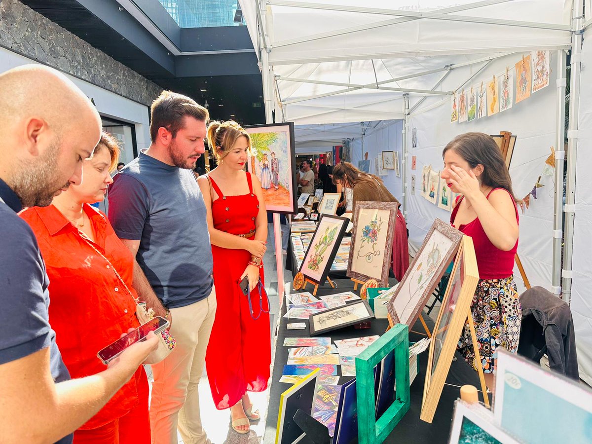 SiamMallTF's tweet photo. #Ahora en #SiamMall >> Disfrutando del arte en un entorno único😍
¿Quieres asistir a #Merkarte? Visítanos este fin de semana.
Haz click aquí para más información >>> https://t.co/lLZyQeuJ3p
@CabildoTenerife @SerafinMesa
#Tenerife #SiamMallTenerife https://t.co/5THEFpQGQq