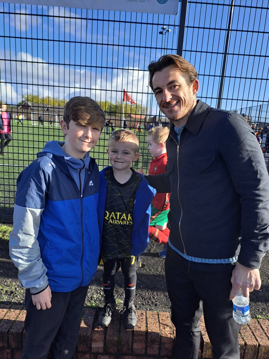 lee mullin tweet media