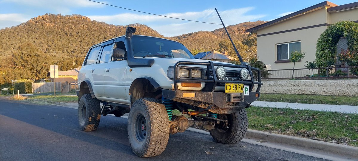 Sethy22r's tweet photo. 6" lift 35s got a bit on https://t.co/0SxLLNPke8