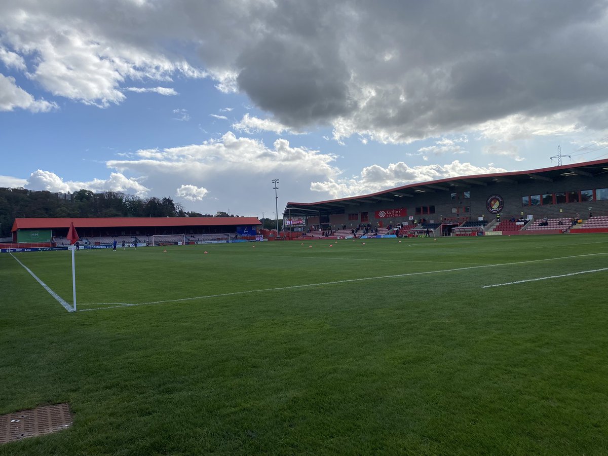 1andonlybigcol's tweet photo. 4th qualifying fa cup time cmon @sloughtownfc get behind @scottdavies1988 and the boys #facupday #ontheroad #sttid https://t.co/M1ogN8T0Q5