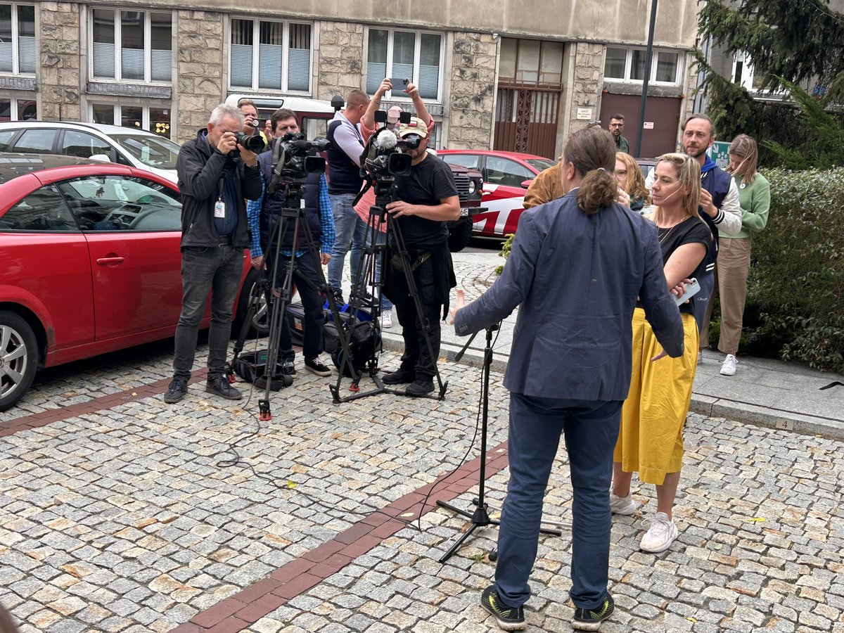If they have nothing to hide why the delay? EPDE Press conference by the National Election Office of Poland this afternoon. 3 minutes before the start of the event we were informed that they were looking into our accreditations. It wasn’t a problem at precious elections…why now?