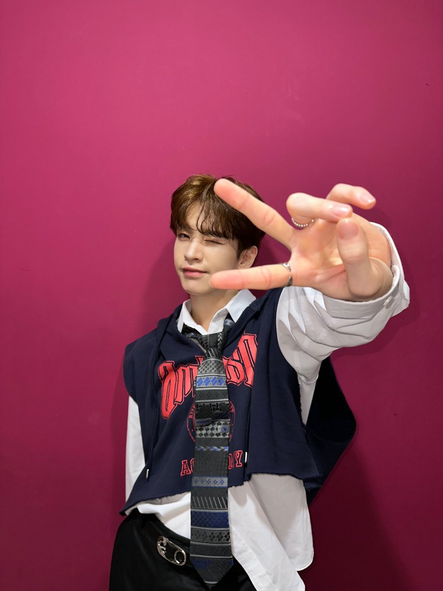 CRAVITY_twt's tweet photo. 굿나잇 러비티~ 💕
#앨런 #ALLEN https://t.co/ZtD0rSRfwP
