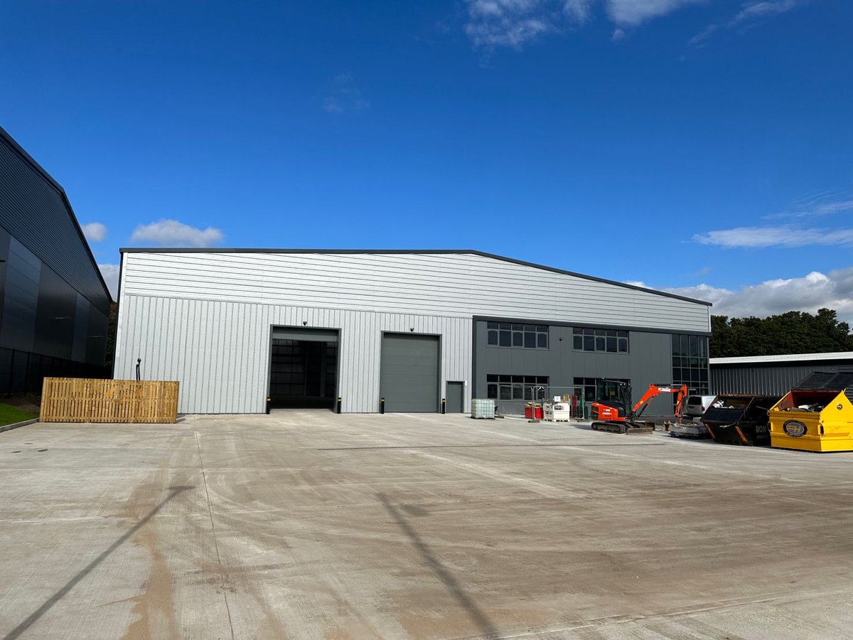 BusinessinDN's tweet image. A closer look Jubilee Park - brand new modern industrial units from 13,000-29,750 sq ft

💬 For further info contact Ian Guy:
01302 737447 / Ian.Guy@doncaster.gov.uk
Web: bit.ly/3RYc3Mi

@MyDoncaster @SouthYorksMCA @SouthYorks_Biz @DNChamber @tradegovuk @priorityspace
