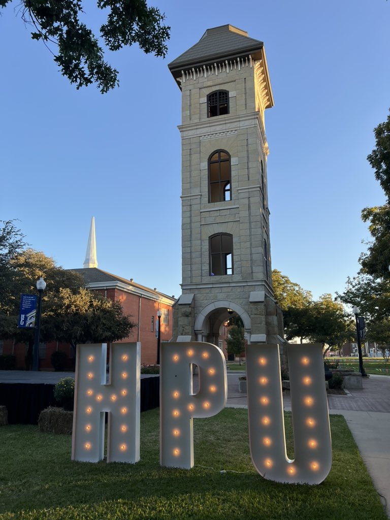 Beautiful morning for Stinger Spectacular. Can’t wait to have so many alumni, prospective students and families on campus today! @HPUTXAlumni @HPUTXAdmissions @HPUTX