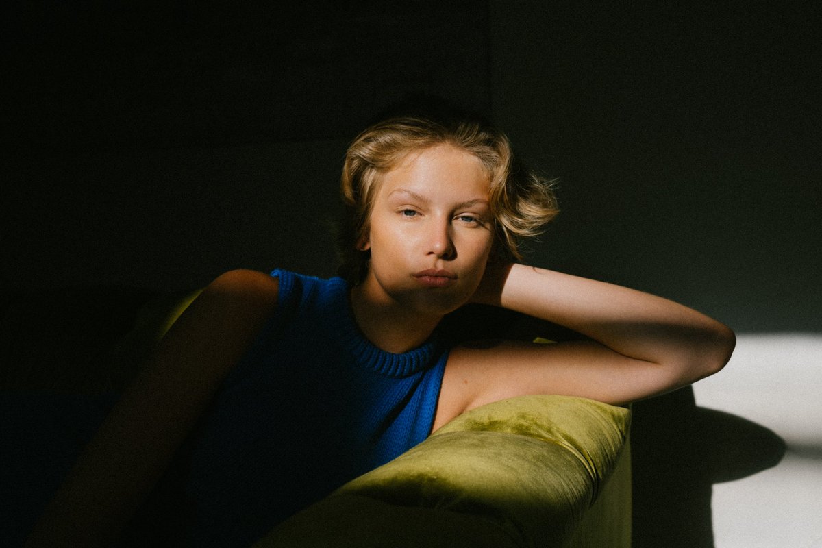 alexkibb_'s tweet photo. Nathalie on #X100V https://t.co/R8YbKHDzqc