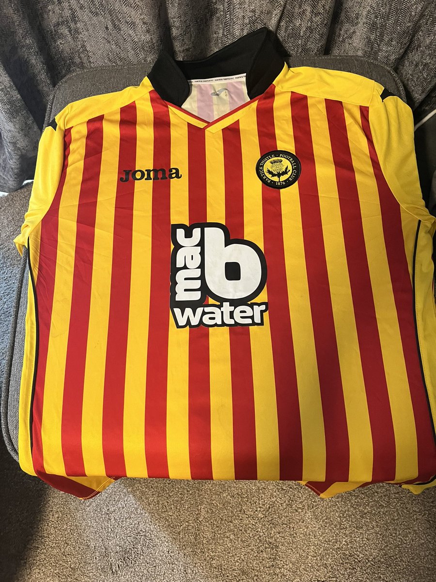 snougsdufc's tweet image. Afternoon all, my son Robbie is raising funds for his football team and would like to Auction off a signed Partick Thistle strip from season 14/15. It is the players sponsors top for @FreFrans. He has a starting bid of £20. @PartickThistle  retweet’s would be appreciated. Thanks!