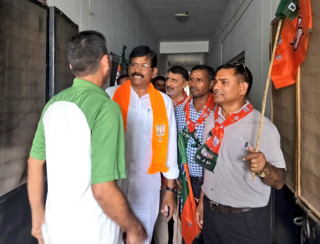 voiceofexarmy's tweet photo. #VoiceOfExServiceMen
#GopuRamanaReddy
#VoteForBJP🪷
#MalkagiriAssembly 
Gopu Ramana Reddy Ji (BJP State Convenor Ex-ServiceMen Cell) has done Door to Door campaign in support of BJP🪷
@JPNadda @narendramodi @rajnathsingh @AmitShah @BSYBJP @sarbanandsonwal @drlaxmanbjp @drsudhayadavBJP @byadavbjp @Dev_Fadnavis @VanathiBJP @OmMathur_bjp @ILalpura @BJP_DrJatiya @kishanreddybjp @blsanthosh @bandisanjay_bjp @Eatala_Rajender @aruna_dk @sunilbansalbjp @tarunchughbjp @ReddySudhakar21 @ArunSinghbjp @PrakashJavdekar  @mansukhmandviya @Arvindharmapuri @RaghunandanraoM @Ramana4663 @DefenceMinIndia @pmbjppmbi @PMOIndia @adgpi @BJP4India @BSF_India @DefenceOp @myogiadityanath @DrTamilisaiGuv @BJP4Telangana @HMOIndia