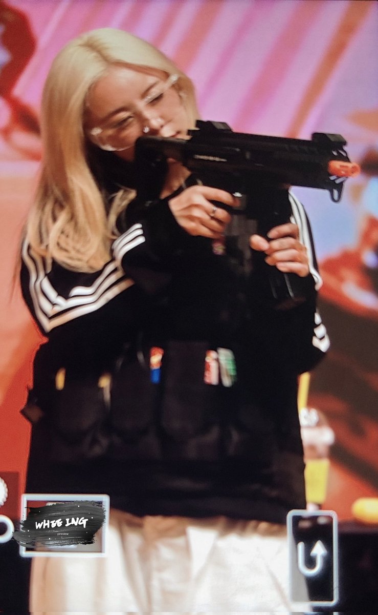 휘잉 tweet media