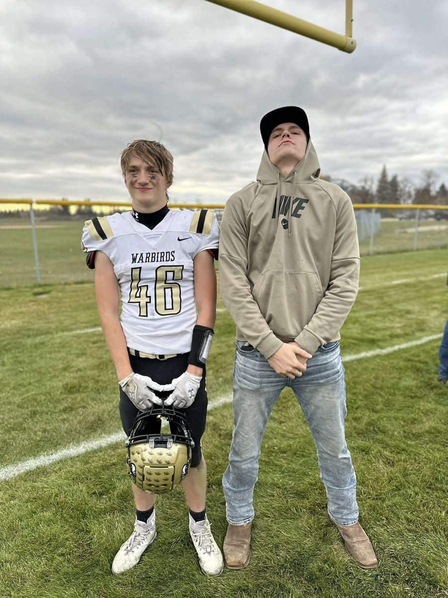 KackmanMathias's tweet photo. My cousin played his last high school game ever today and i couldn’t be more proud of calling him my cousin. He is one of my favorite players to watch by far! If you are a college scout or coach, go take a look at him! HE IS HIM!!! @levi_kackman https://t.co/lkYZLQJT0e