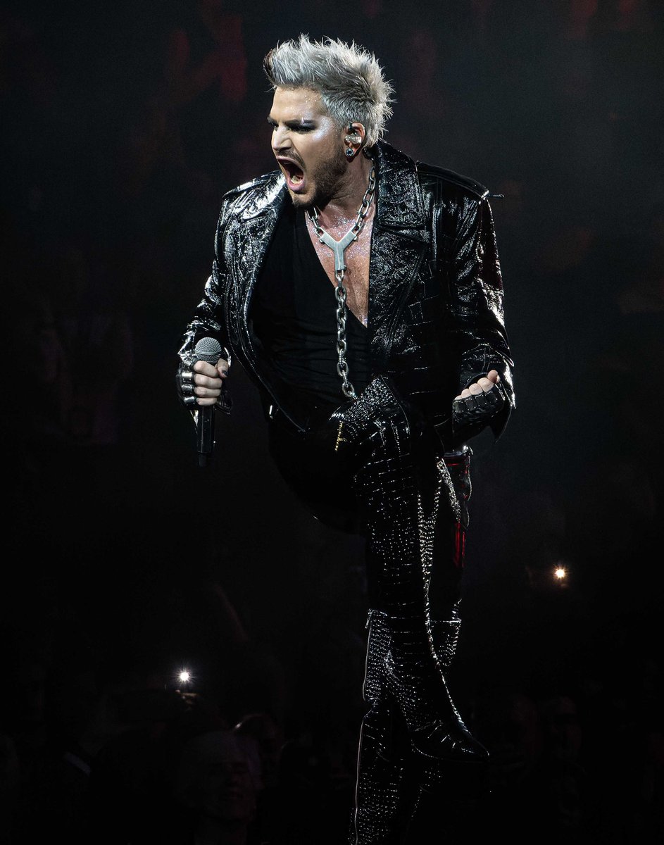 AdamL_Daily's tweet photo. 📷|79 gorgeous photos of @AdamLambert, Brian and Roger in Philadelphia! ✨

Don't miss them:https://t.co/PKwPsx5oRL https://t.co/CHPb82rsDE