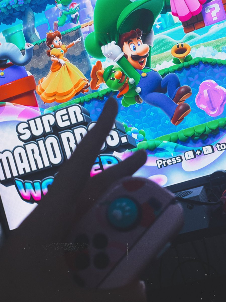 My favourite character is Luigi :)