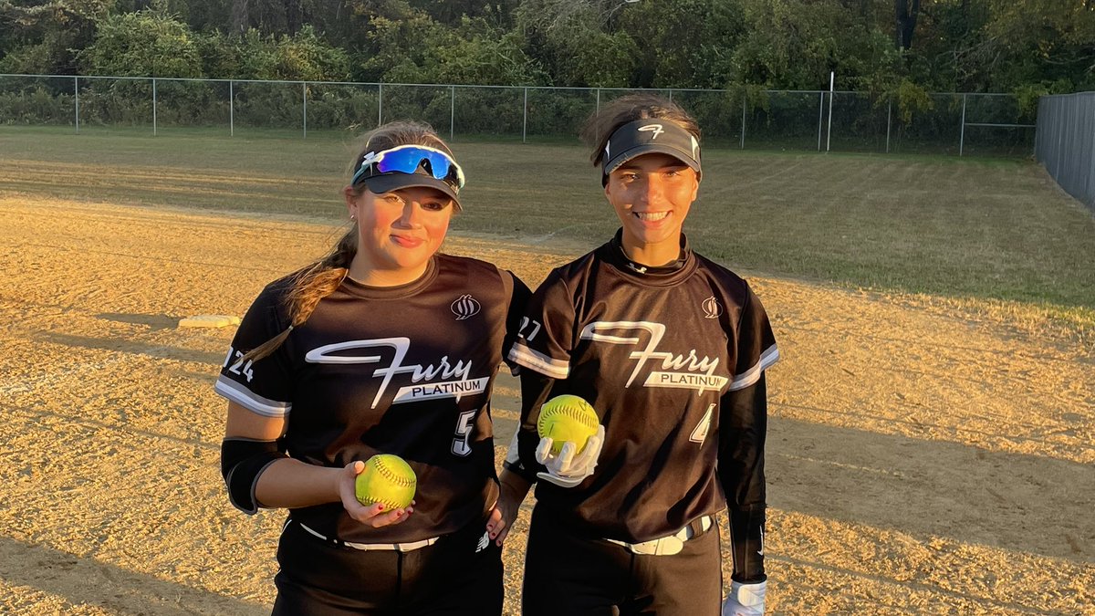 G2 W vs Finch’s Aces Gallo 8-7. @laciegrenier 💥erupts💥for double and 💣 w/ 5RBI. @ABailey2027 launches another 💣. @gracieoliveira2 a solid 2-2, is on a tear as of late. @jaleilaaupont24 and @DelaneyMoquin combine in the ⭕️ for 8 Ks.