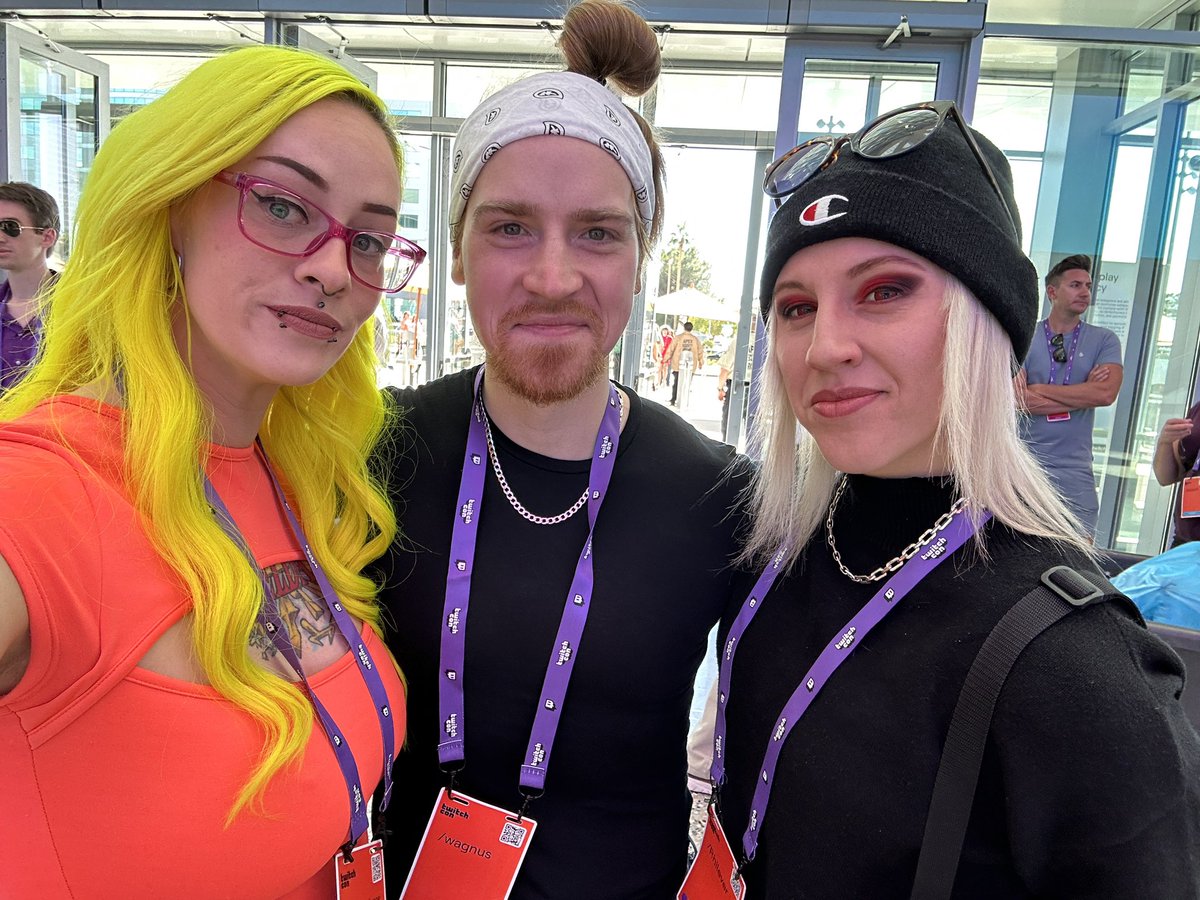 Jojo 👻 tweet media