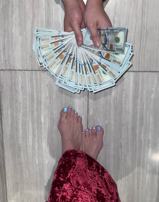 A good boy spontaneously traveled all the way to Vancouver to serve me + my girlfriends for the weekend