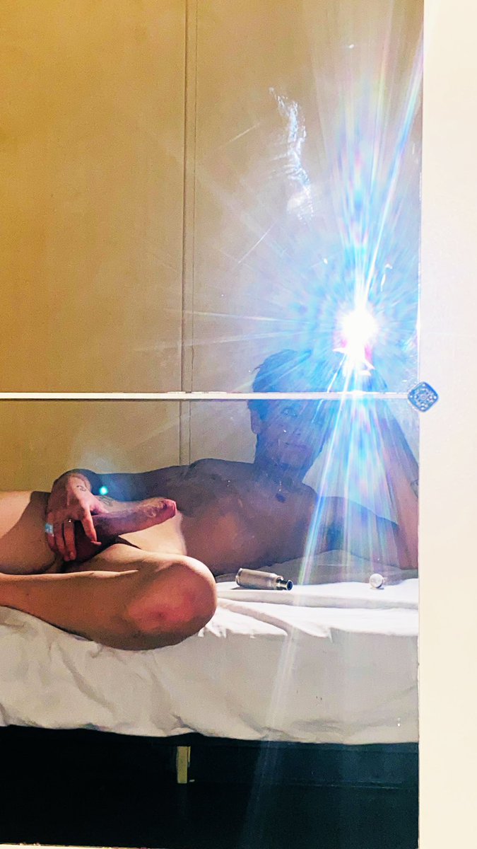 max08704437's tweet photo. Si yavais une collab que jaimerais serais avec ma queue et lcul a @EdwardTerrant 
____________________________________
If i had choice to collab with a guy as a top would definitivly be @EdwardTerrant 

#gay #gayass #gaybottop #edwardterrant #collab #ludshxdz #bitch #hardick https://t.co/9DQ3bbLS9k