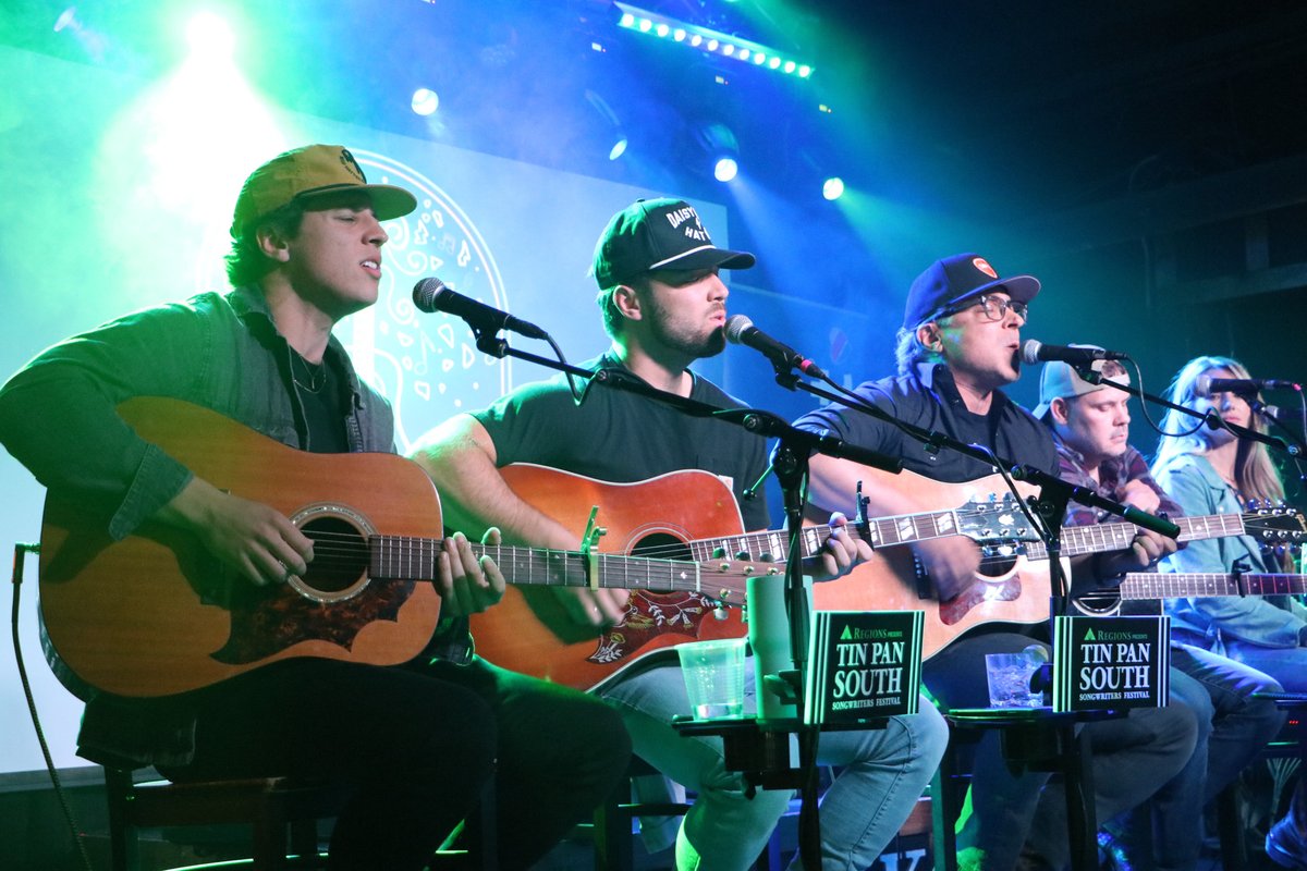 Nothing like songwriters live at Live Oak Music Row! @cb30music, @jccaney, @whitneyduncan, Lee Starr, and Jody Stevens brought one heck of a round at Tin Pan South 2023! #songwriters #tinpan #songwritersfestival #musicfestival