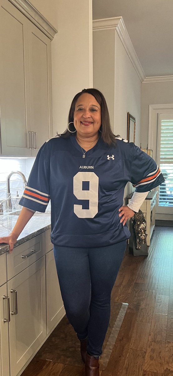 meloney08's tweet photo. I’m gonna ride w 9 until the wheels fall off. Keep your head up @robby_ashford &amp; fight on. #9IsMine #WarEagle #AuburnFootball https://t.co/NheCTq9Aks
