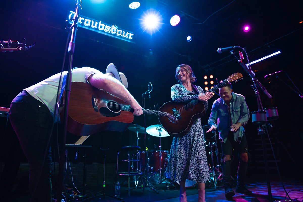 Caroline Jones tweet media