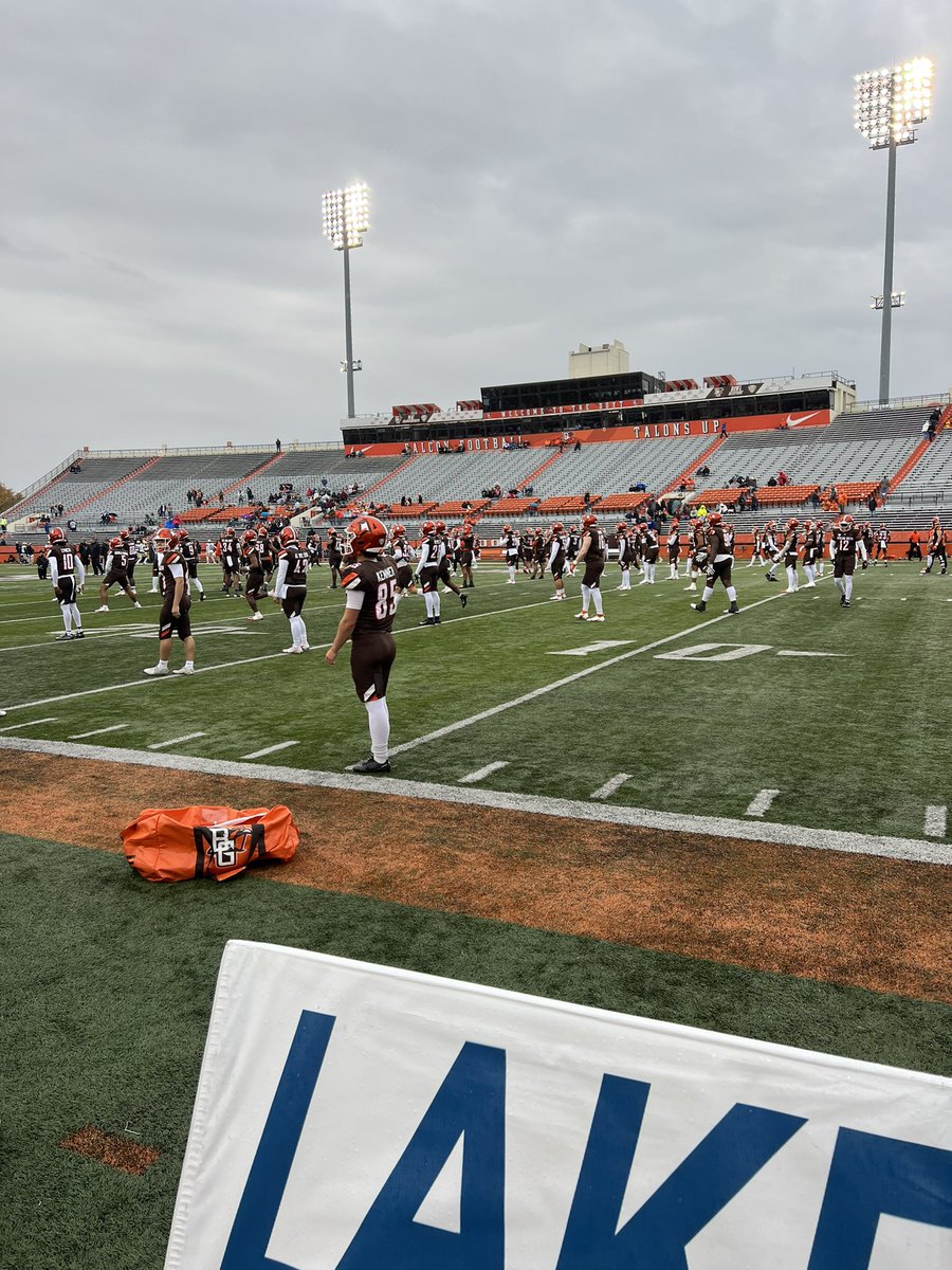 Had a great game day visit at Bowling Green today! Thank you to the coaching staff for making this happen!
<a href="/ErikCampbell/">Coach Erik Campbell</a> <a href="/CoachBayer_/">Alex Bayer</a> <a href="/CoachLoefflerBG/">Scot Loeffler</a> <a href="/BG_Football/">BGSU Football</a>