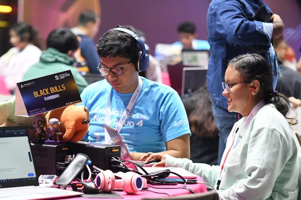 DiriangenNic's tweet photo. Hackathon Nicaragua 
👉🏼 ⏳36 horas de competencia
 3 categorías Start Up, aficionados y avanzados
🖥️🤖
 👉🏼  83 equipos 
Tecnologías, IA Creatividad
📍 Centro de Convenciones Olof Palme 
20 y 21 de Octubre 

#HackathonNicaragua2023 #HackathonIA
#Nicaragua  🇳🇮 https://t.co/aPCFRBgtNp