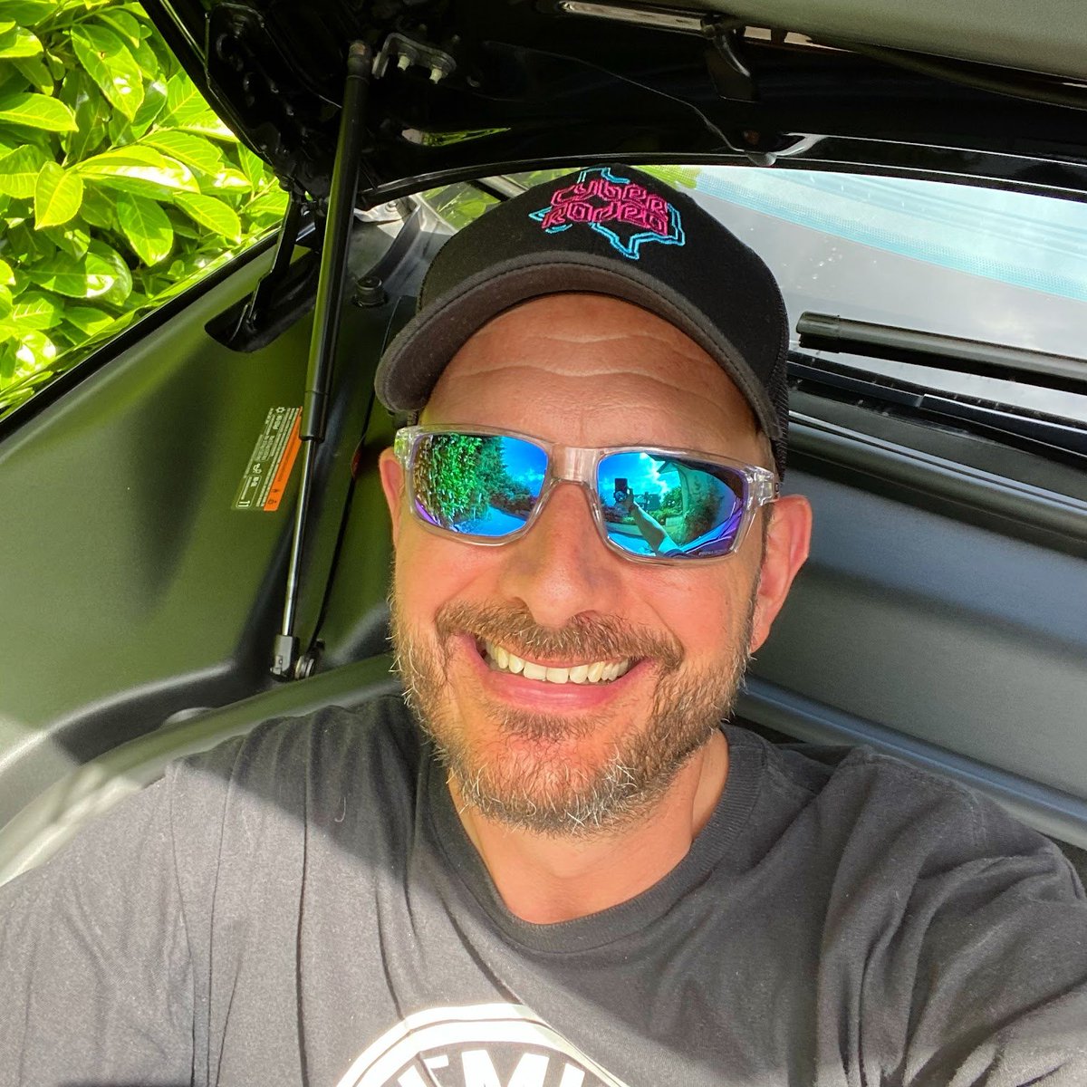 Captn_Hype's tweet image. My grandfahther was a prisoner of war. Many decades after he had returned home, I was learning from him a lot of things...
People are the same everywhere - there are good people, there are bad people. Being good or bad is not related to where you come from, not related to your…