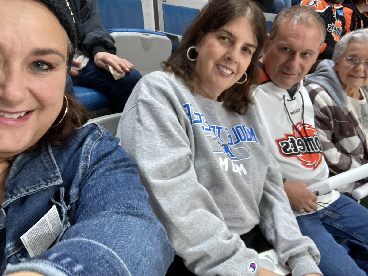 It’s Hockey night in Ft Wayne 
#LetsGoKomets <a href="/FWKomets/">Fort Wayne Komets</a>