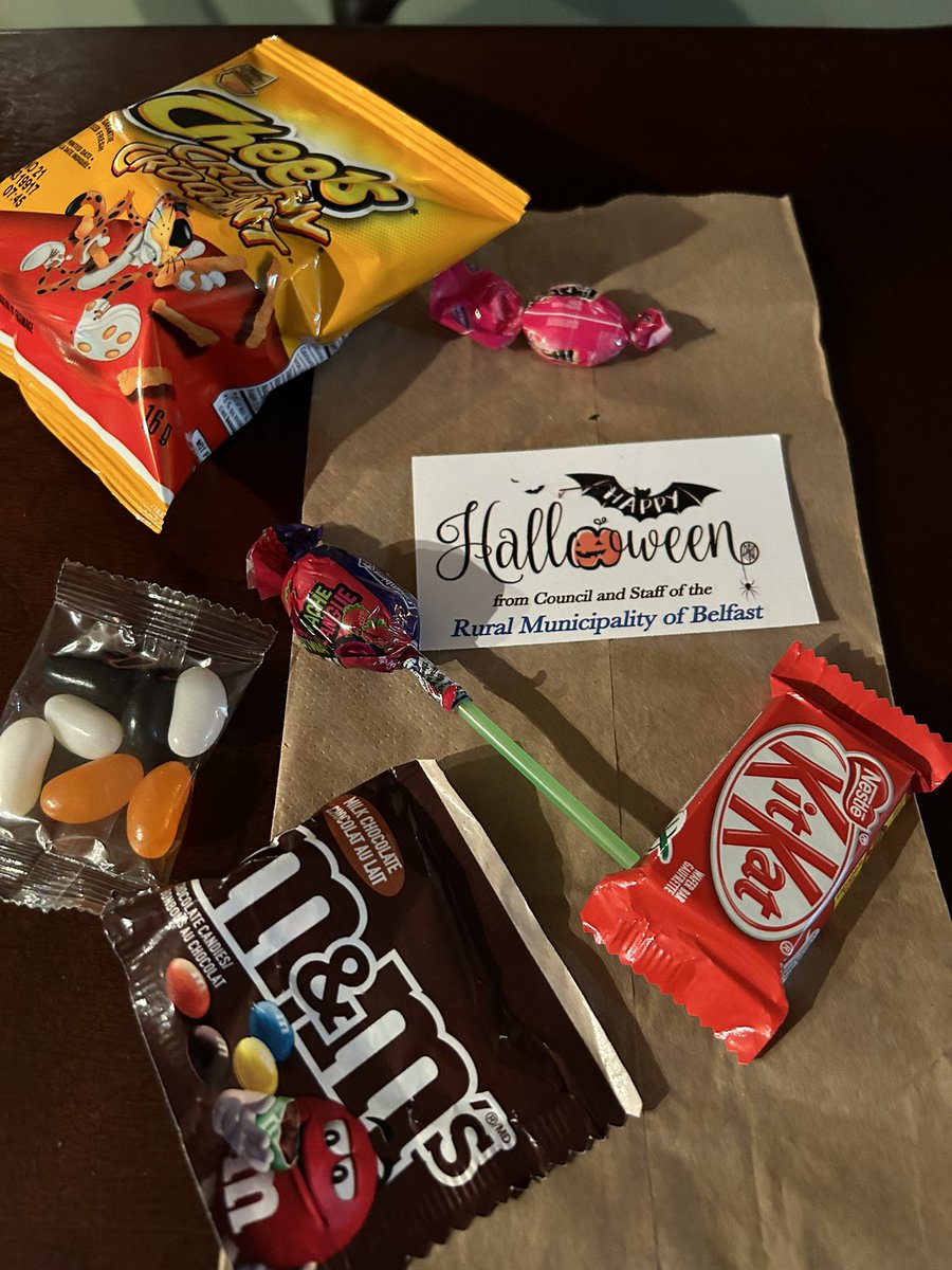 KandMComics's tweet photo. The treat game of the Belfast council is on point!  Got this at a little #comuc show today and “eat while I my enioy my new books”:) #PEI #Belfast https://t.co/tzDHJZyBg0