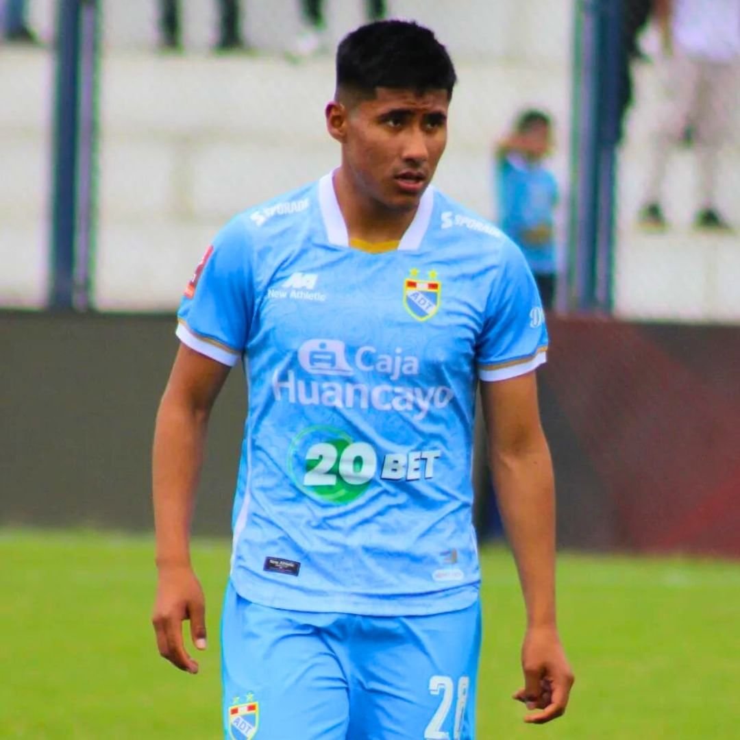 Yimy Gamero 🇵🇪 ganó todos sus duelos [4/4], completó todas sus acciones defensivas [4/4] y fue el 3° jugador que más pases completó [32] ante Alianza Lima.

21 años, correcto en el mediocampo. ✅