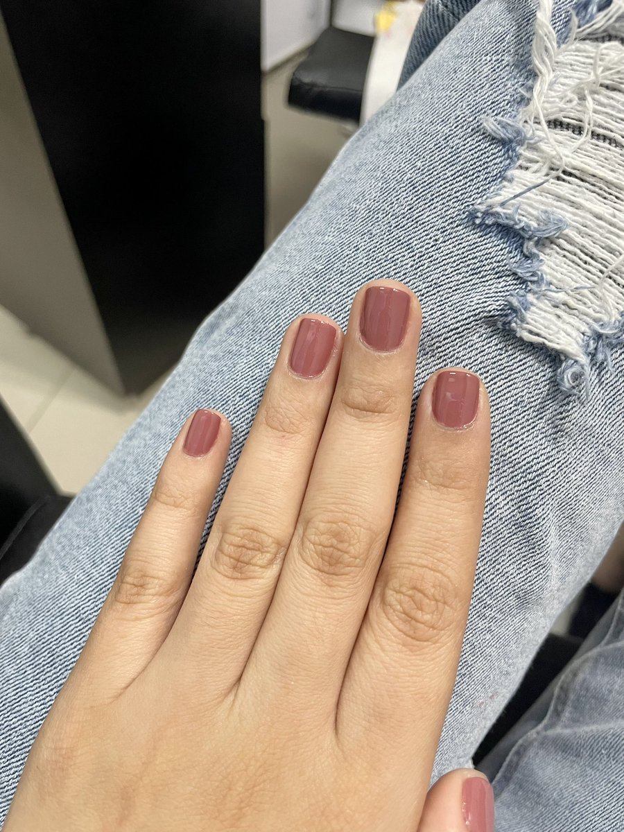 Paula2R's tweet image. El largo adecuado de las uñas y no pienso discutirlo con nadie 😌