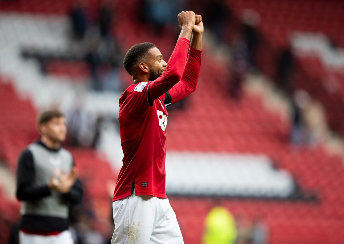 Keep this run going ⚽️❤️👊🏽 4 goals and clean sheet 🤝 great atmosphere today 🔥thank you for the nice reception after game to the @ReadingFC fans hope everything off the field gets sorted out 💙