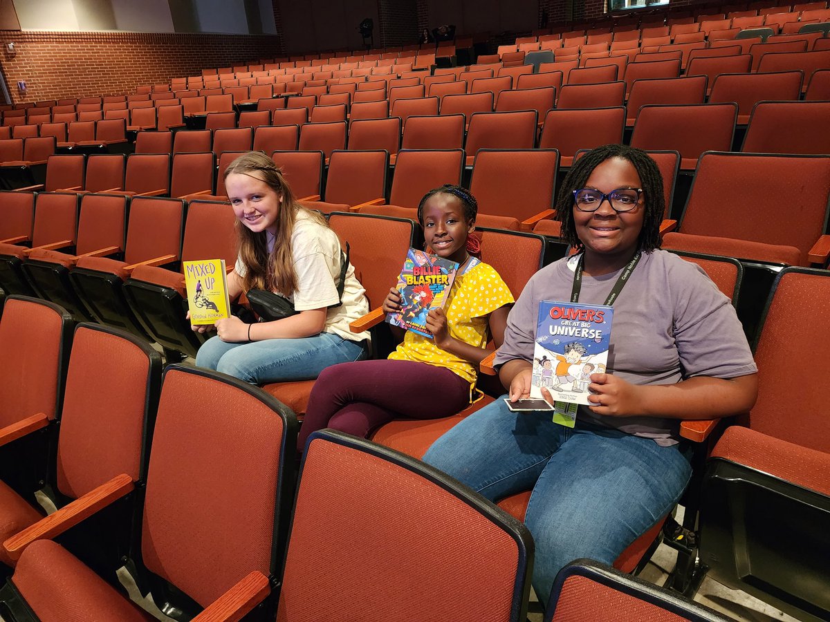 tesslynm's tweet photo. TMS readers loving books &amp; authors at  #tweensread23 @HumbleISD_TMS https://t.co/mq1hFAZoqx